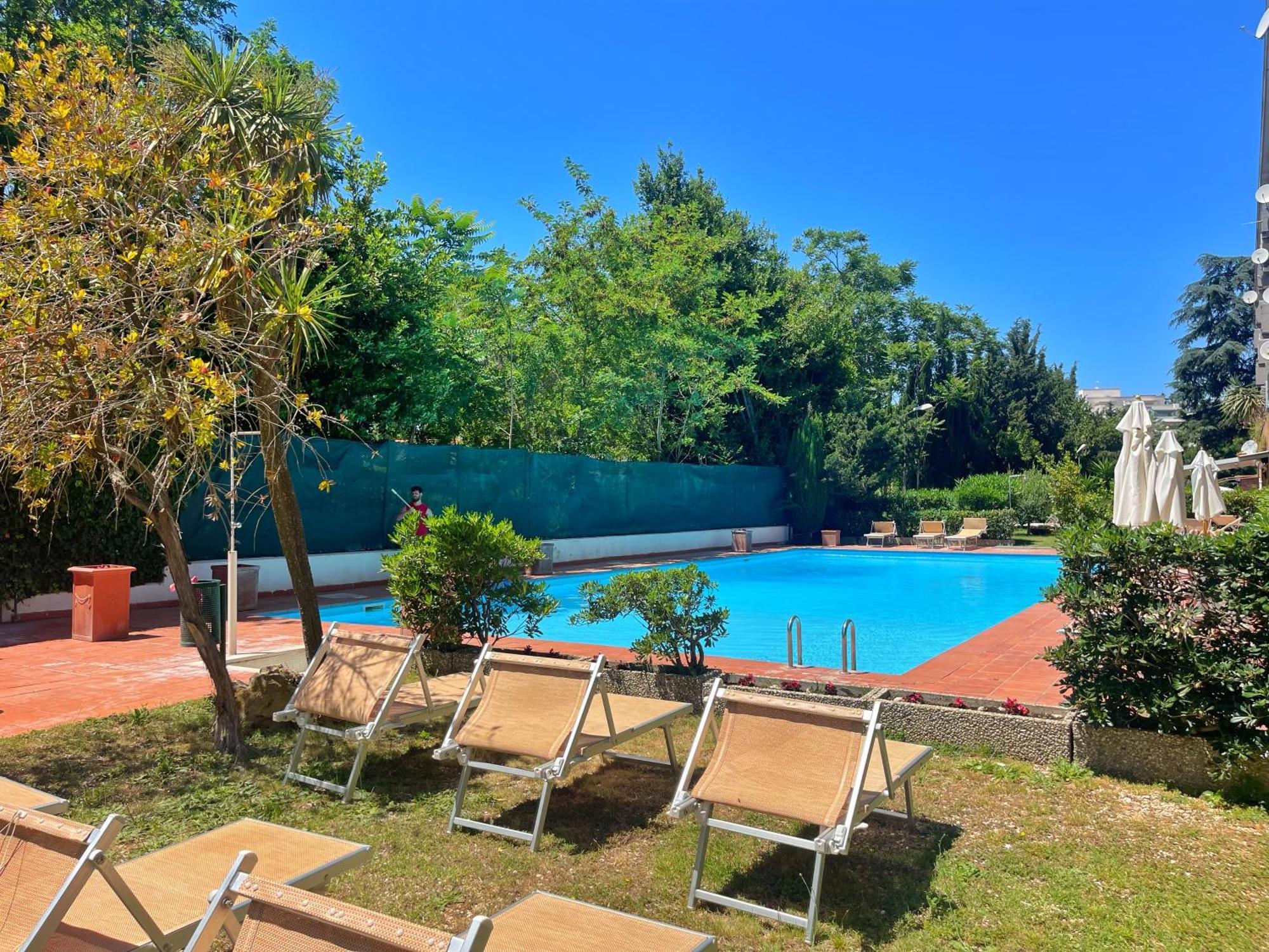 Modern Apartment 10 Min Vatican Parking&Pool Rzym Zewnętrze zdjęcie